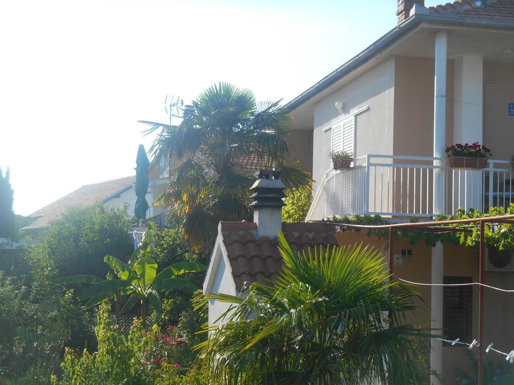 Apartments Jerkin Tribunj  Exterior photo